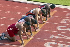 九游登录中心-_城市太空跑：在未来世界中飞跑_，太空城市,太美了