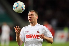 九游中心官网-体育产业峰会召开，探讨数字化转型新机遇，体育产业发展论坛